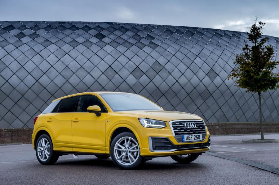  Audi Q2 TFSI S-Line 2016 года  (UK) (фото 9 из 32)